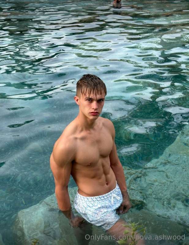 Wet and waiting… the pool’s cool, but I’m hotter 😈