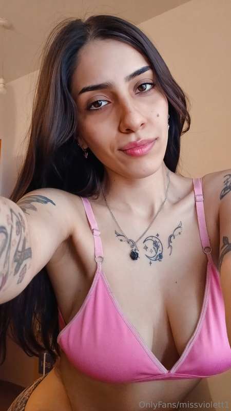 Not only I am funny , I have nice titties too 😝😝