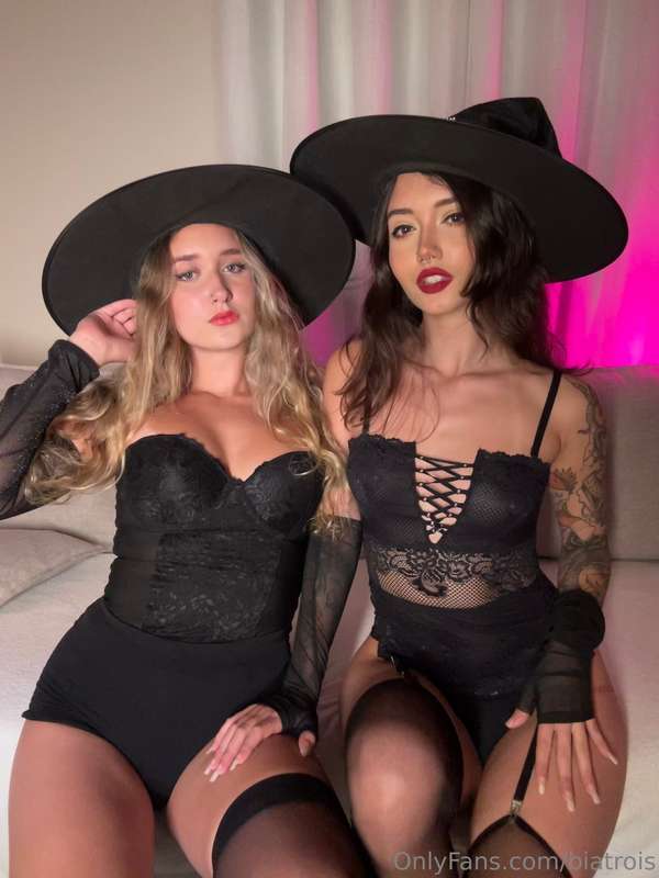 witch sisters 💘 @amandaohanna 