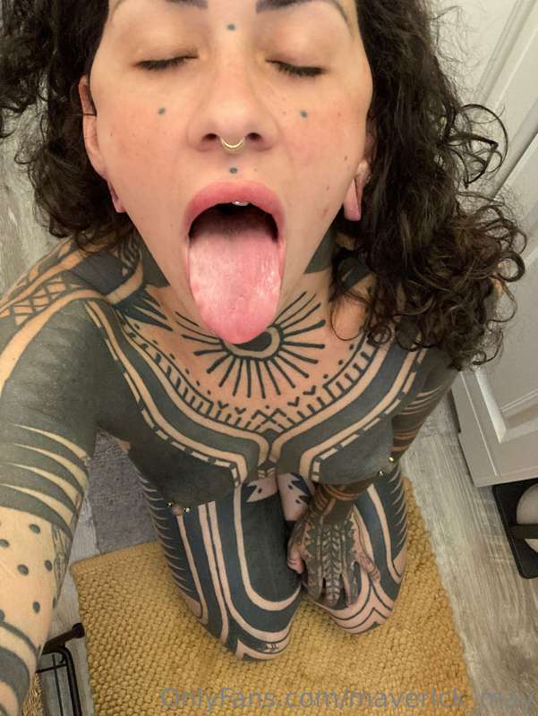 Tip this post if you love my mouth 😛😈
