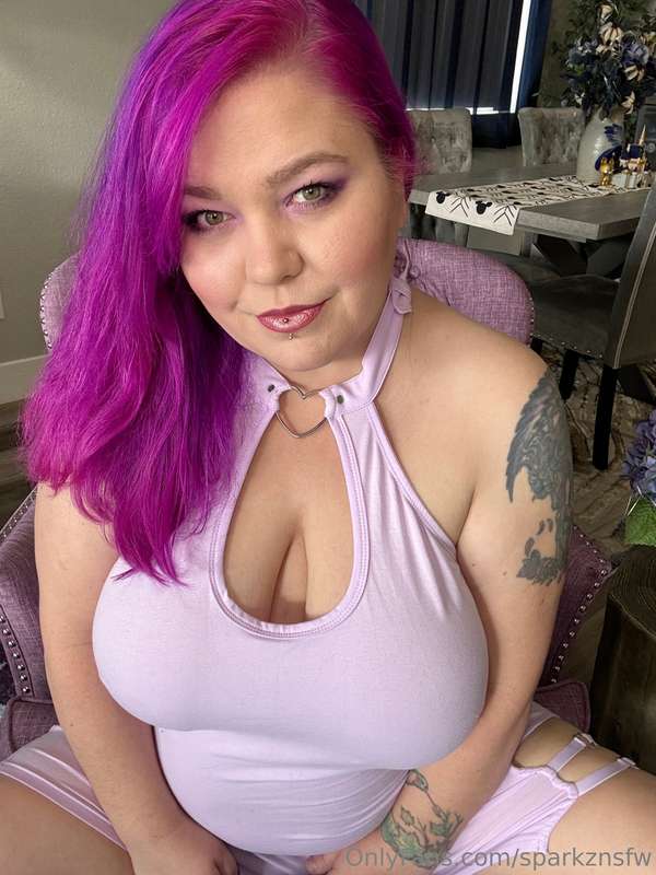 I love this purple dress. It's slutty in all the right ways...