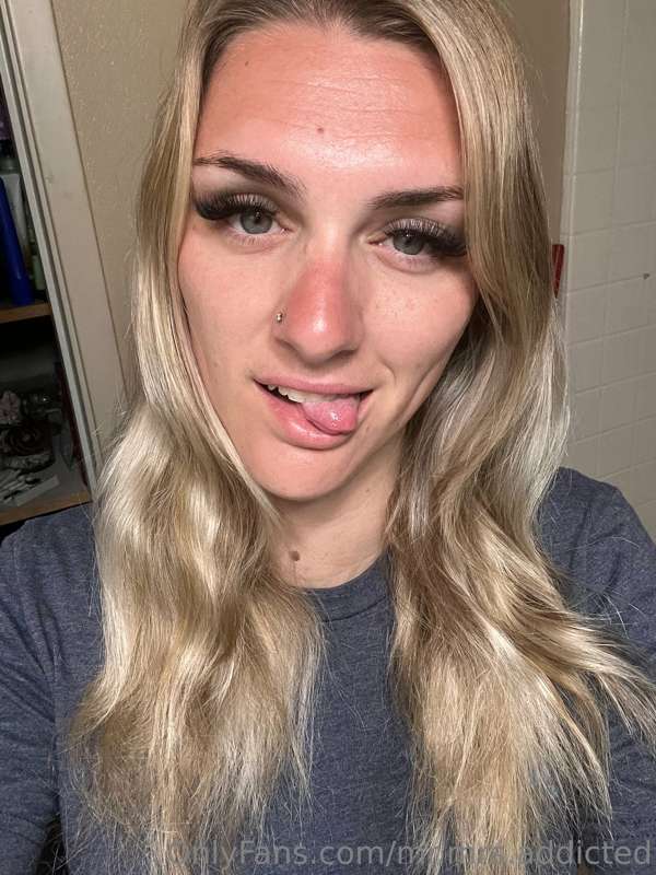 Long day at work. What kind of photos do you want to see?? 🤔
