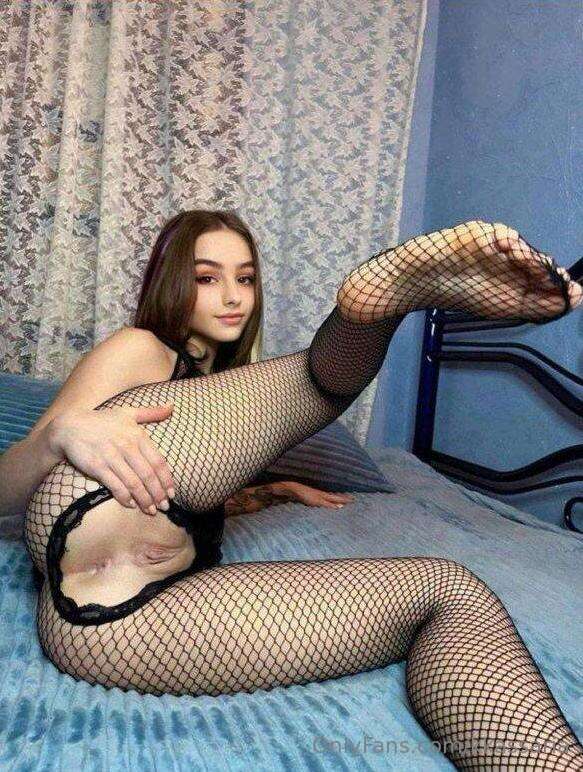 🔥FREE🔥FREE🔥FREE🔥 @amymminami is so lonely. She needs YOU❤️😘 ..