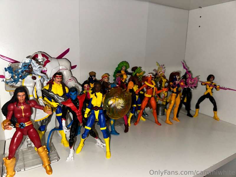i showed you my X-Men action figures please respond 🥺