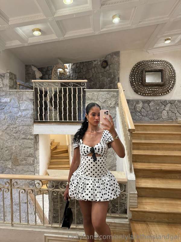 onlylalatheislandgal