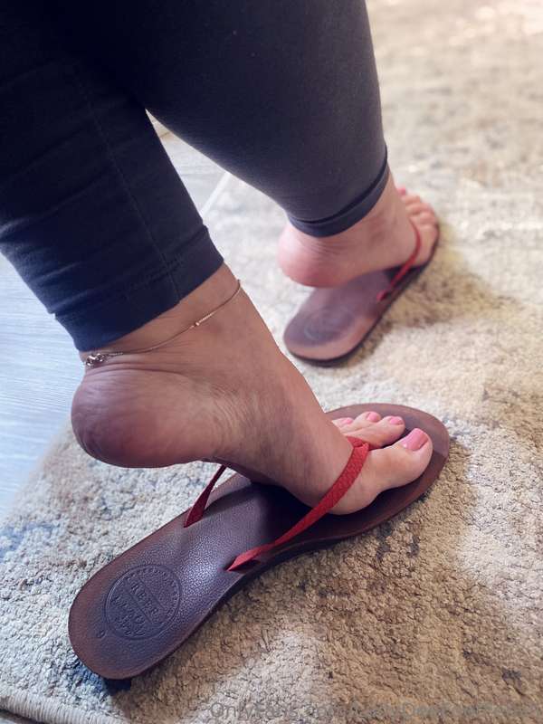 Happy Foot Fetish Friday 