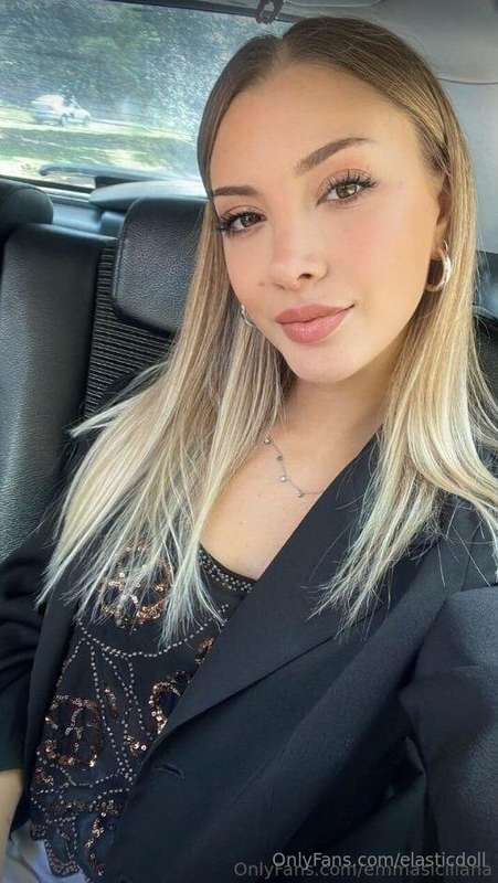 Real enchantress @emmasiciliana is the goddess of exclusive ..