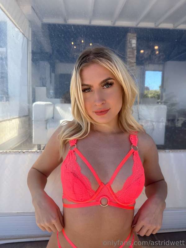 astridwett