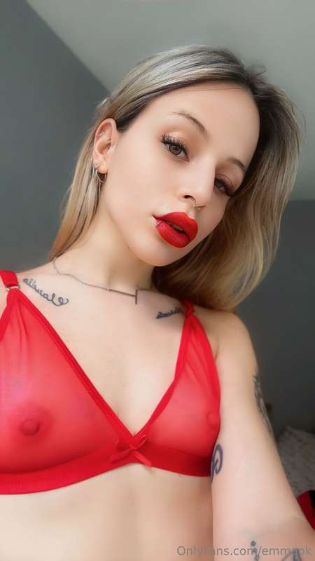 What do you want me to do with these red lips?❤️💋