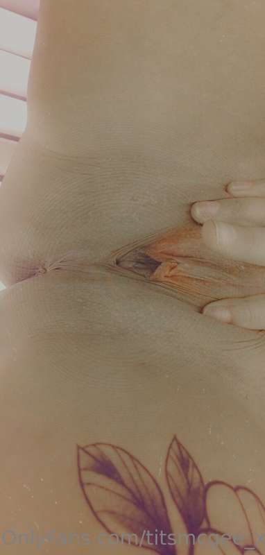 titsmcgee_xox image #0