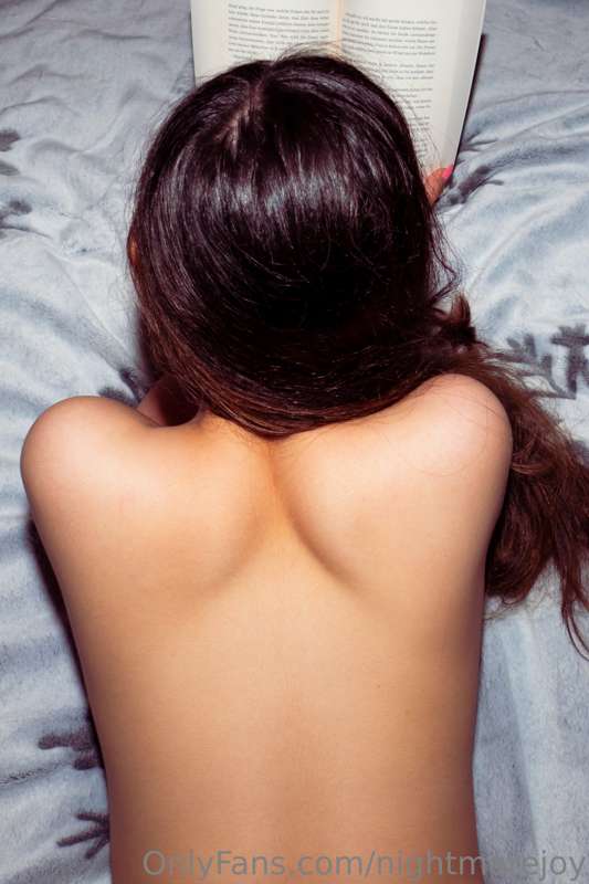 Do I have a nice back?🤭