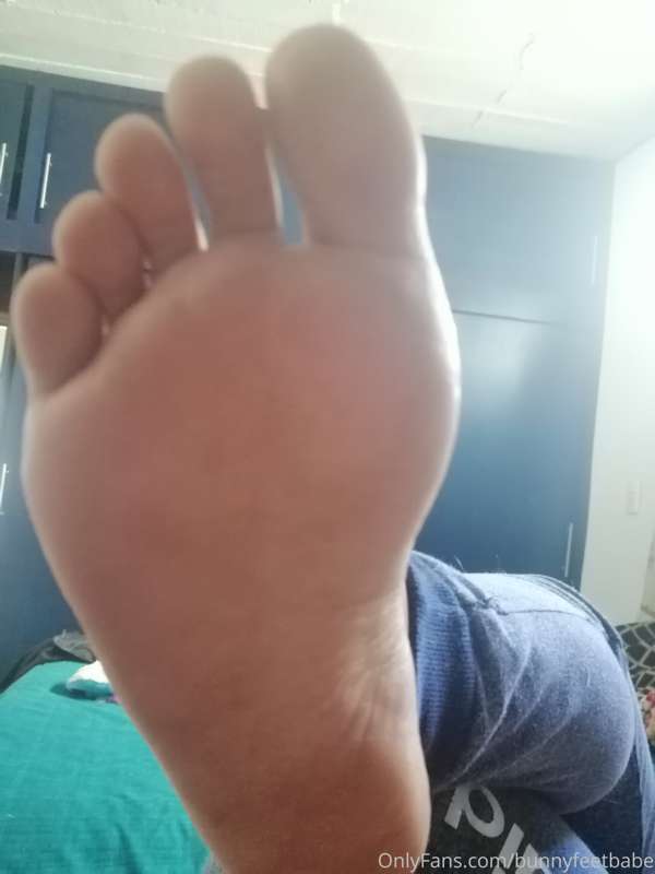 Don't you wish you can lick this perfect soles?   Help me ac..