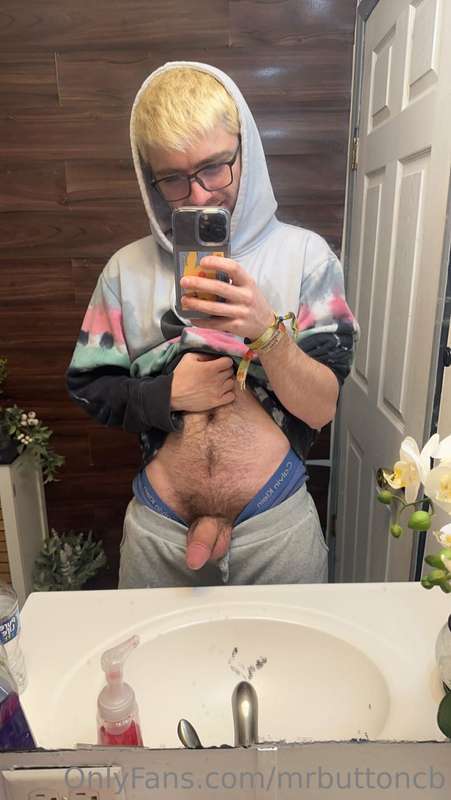 JUST SENT OUT 2 BLOWJOB VIDEOS IN THR DMS;)