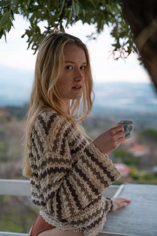 Well… I finally turned around. Coffee’s warm, air is crisp… ..