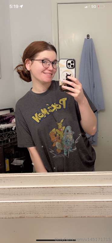 If you like good ol’ horny nerds I’m your girl. Sub to my VI..