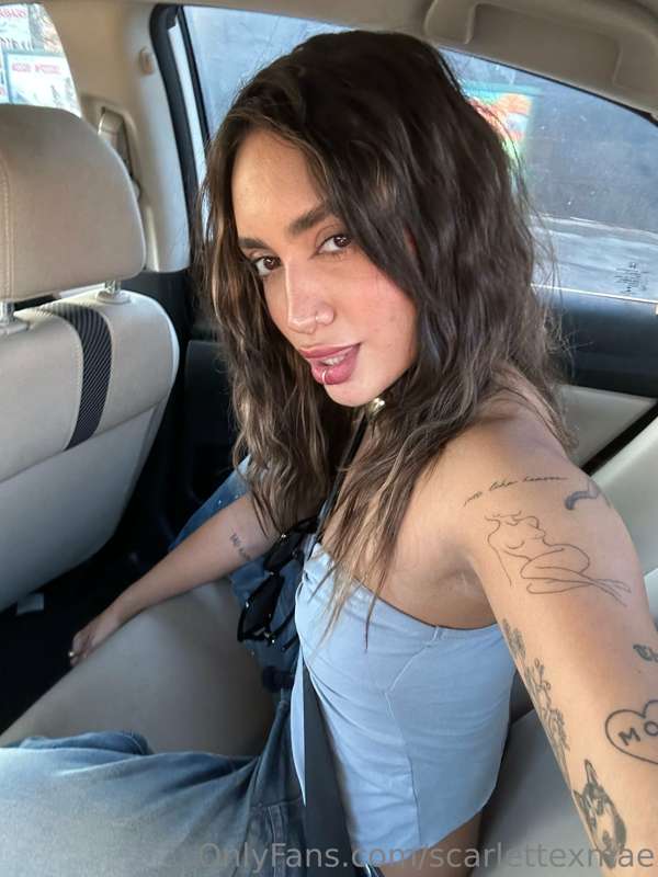 I’ll be in the back seat 👅