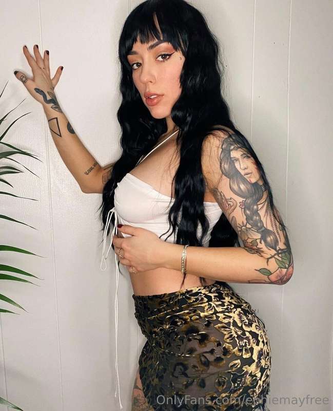 Pretty posing for you 😘