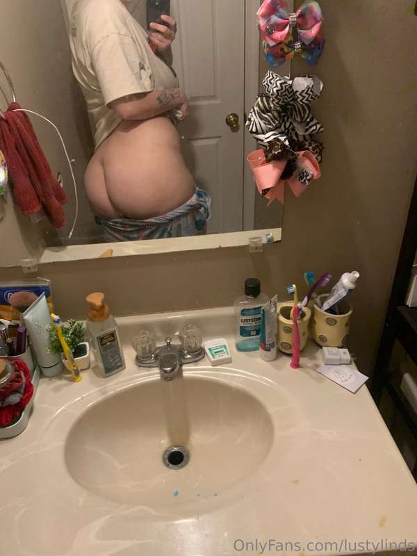 lustylindy image #0