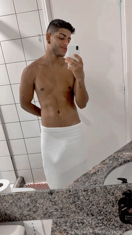 ? sera que eu posto sem a toalha ?