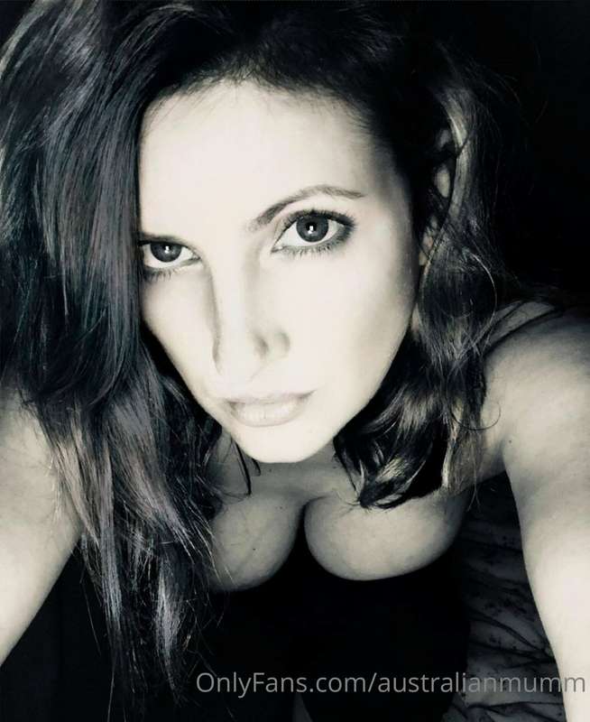 I'm a woman that likes to be on top 😘 Would you let me take ..