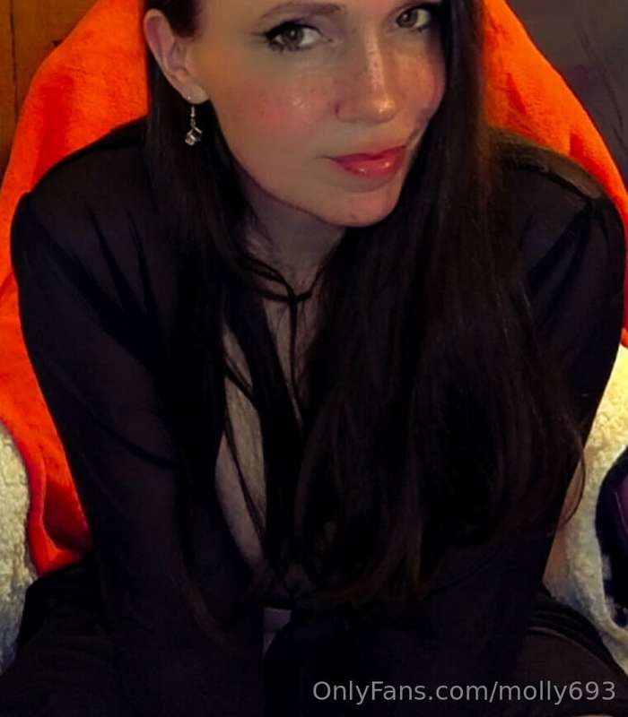 Watch me play with my wet pussy lips. I'm rubbing my swollen..