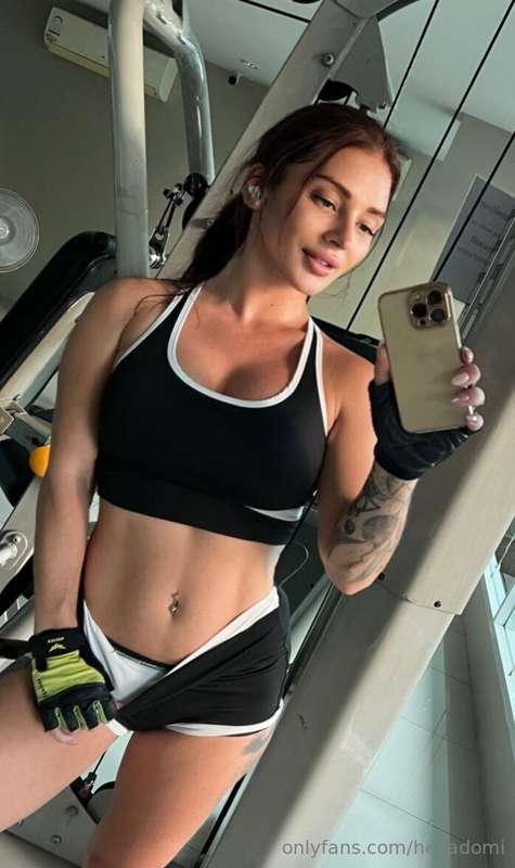 Who ordered the sports girl ?🤫