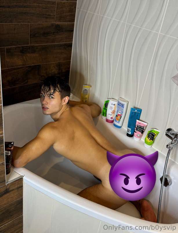 Left or Right?😍  Onlyfans.com/dennisdillon/c9