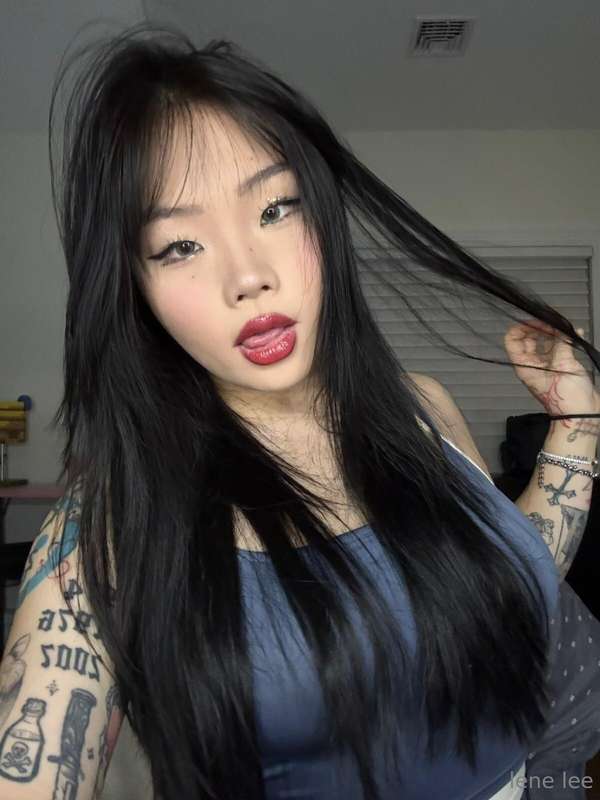 😼