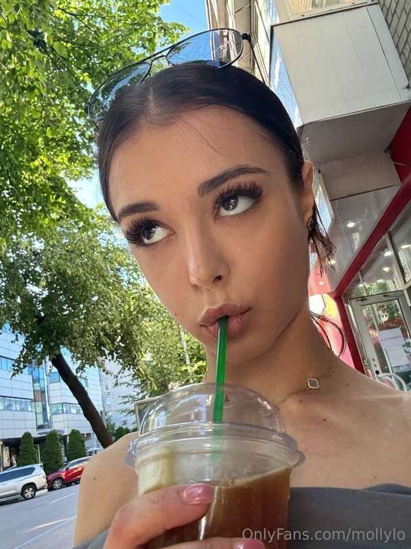 That's the kind of flirtatious look I'm having here 🤭 I don'..