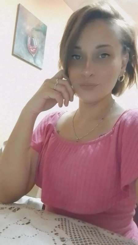 How does the brunette look on me or do you like blonde hair ..