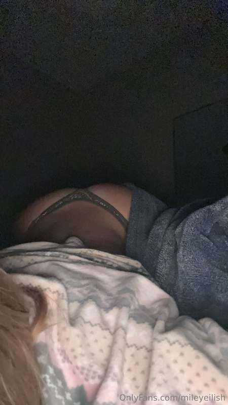 I’m alone now, Daddy, are you thinking what I’m thinking?😉😉