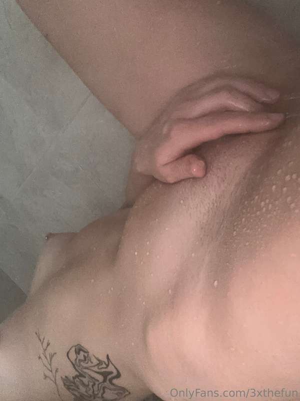 Morning masturbation showers are the best way to start the d..