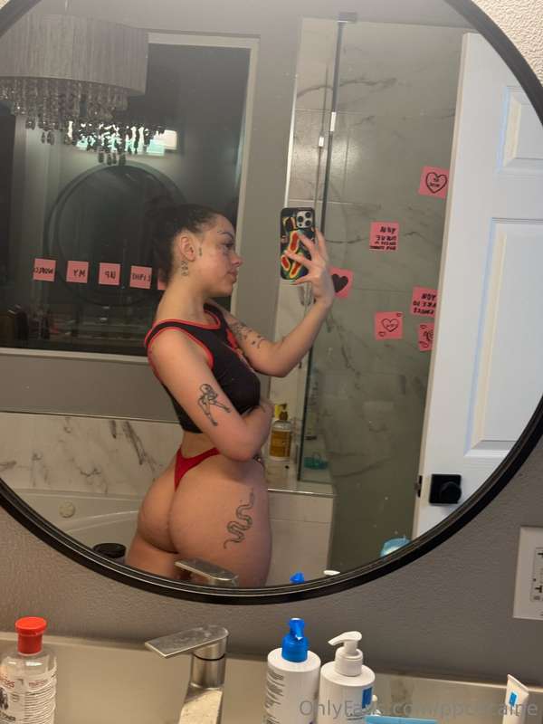 💋