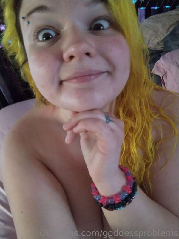 you think i'm pretty??? *tell me again, this time with coinz..