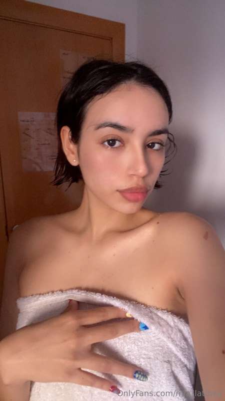 fresh from the shower! anyone down to get dirty with me?🫣🤭
