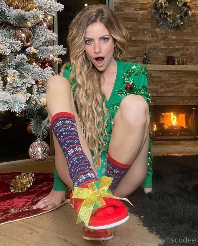 heyitscodee image #3