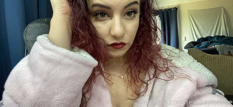 Getting dolled up for you 💋💜