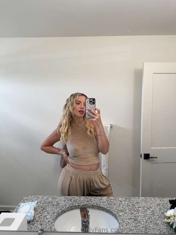 have you seen the sales I have going on rn?? 🤭