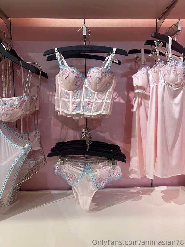 This would be such a cute slyveon set 🥹✨🎀