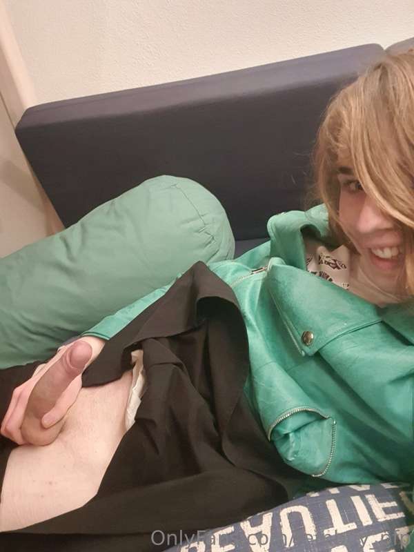 femboy_pfp image #4