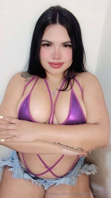 Hi bby, I'm @carolmdz 🩷White-skinned Latina, ready to fulfil..