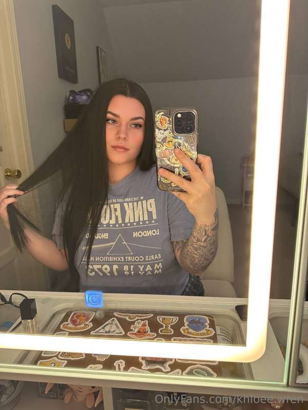 stop scrolling and message me already 😜