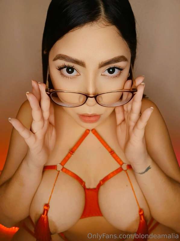 I’m Dahlia, your curvy gamer temptress @dahliayourdream 🎮💋I’..