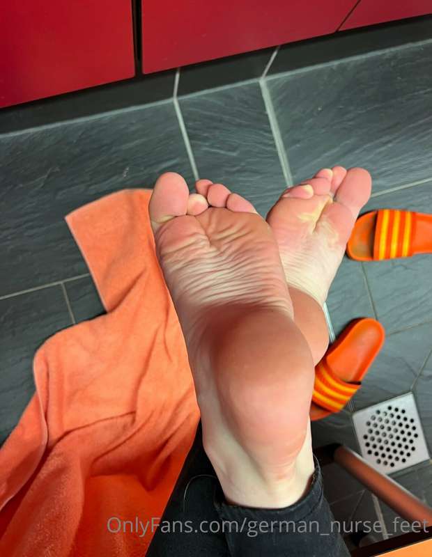 german_nurse_feet