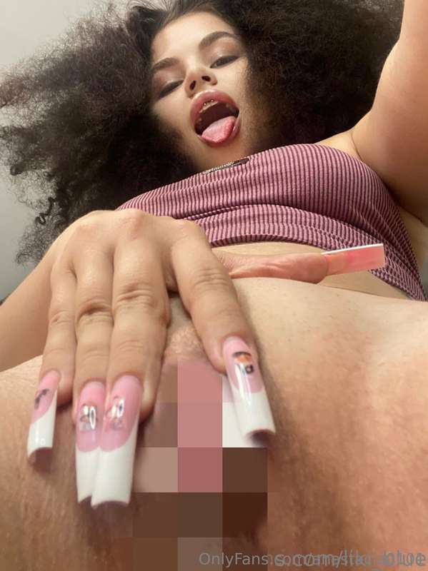 💗 This demure @liki_blue waiting to be seduced 😍 Get pussy w..
