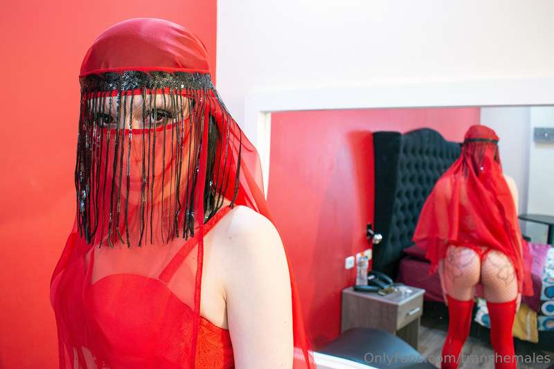#tgirlPlay is in Qatar and she is hot hot hot: @tgirls_best