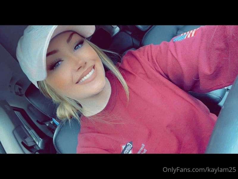 Sub to her ❤️‍🔥  https://onlyfans.com/leah.momiana