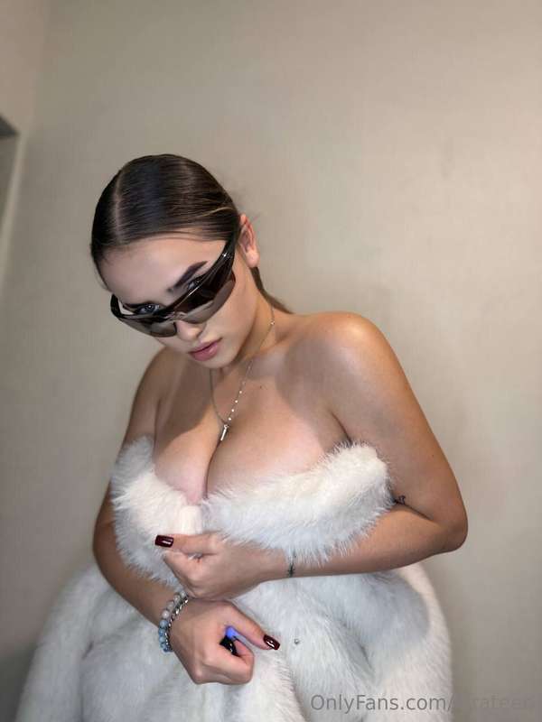 BADASS 18 YO CRAZY NYMPHO @adriana_orlanda 🤤❤️🔥HOTTIE WITH H..
