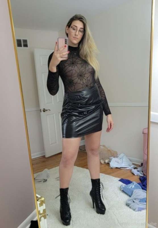 collaredbabe image #0