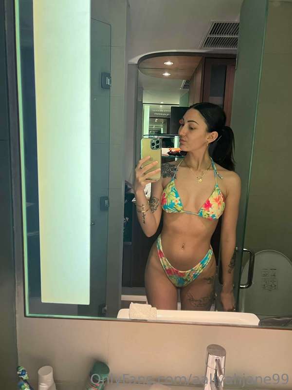 Come swimming with me 😘❤️